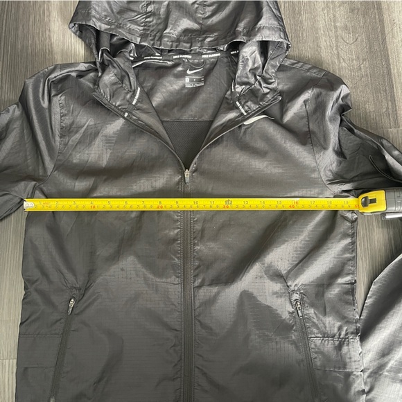 Nike Running Jacket - Picture 4 of 9